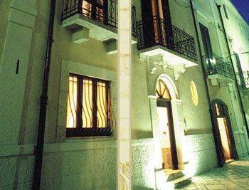 קונברסאנו Hotel Palazzo D'Erchia מראה חיצוני תמונה